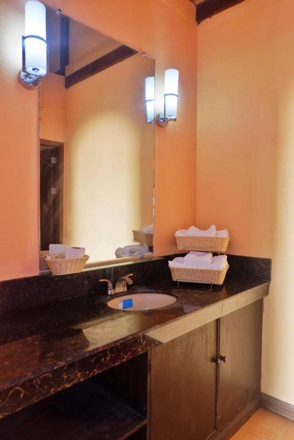 Puesta Del Sol Beach Bungalows And Restobar Mambajao Bagian luar foto