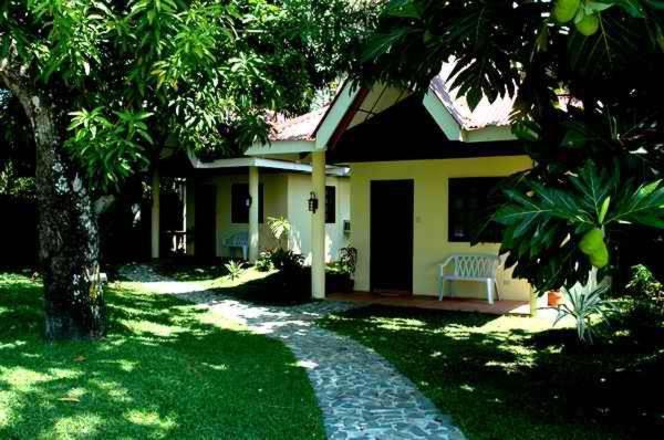 Puesta Del Sol Beach Bungalows And Restobar Mambajao Bagian luar foto
