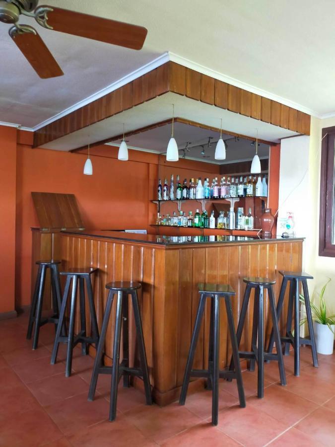 Puesta Del Sol Beach Bungalows And Restobar Mambajao Bagian luar foto